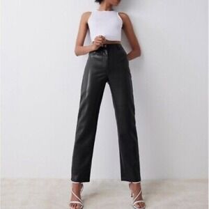 Aritzia Wilfred Black Vegan Leather Straight Leg Women's Pants sz 0 High Rise